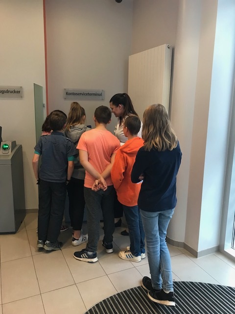 Erläuterung der Automaten in der Filiale